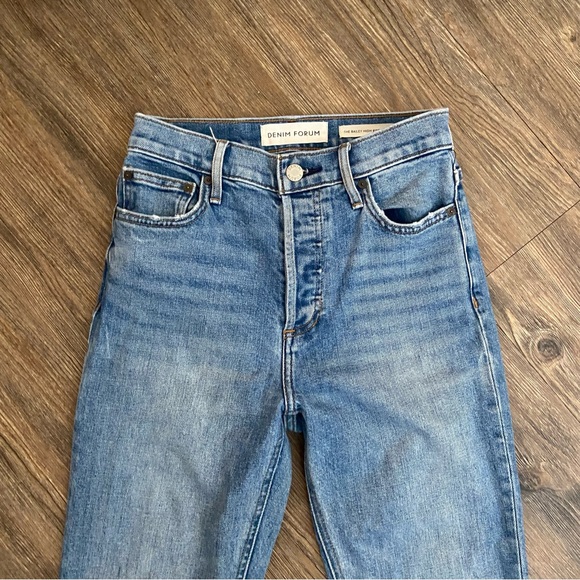 Aritzia‎ Denim Forum The Bailey High-Rise Crop Flare Button Fly Jeans - Picture 4 of 11